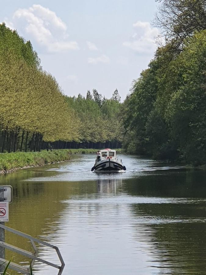 Aux Lits Du Canal Panzió Josselin Kültér fotó