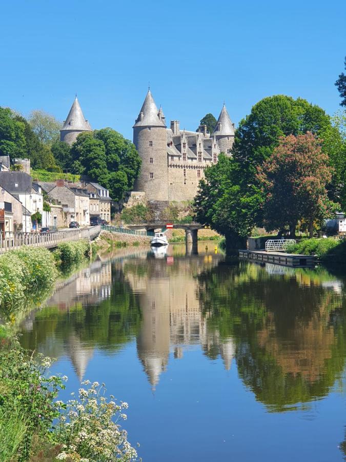 Aux Lits Du Canal Panzió Josselin Kültér fotó